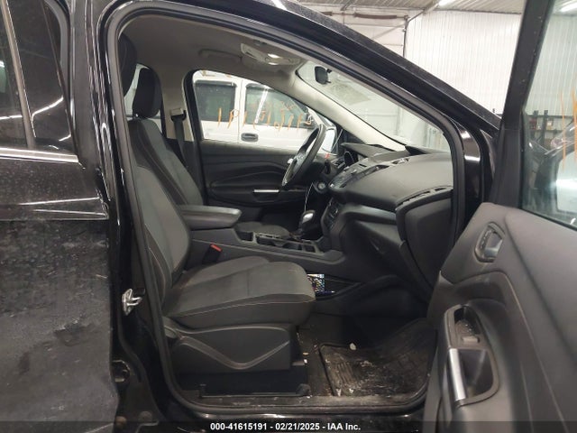 1FMCU9GDXJUA32586 Ford ESCAPE SE