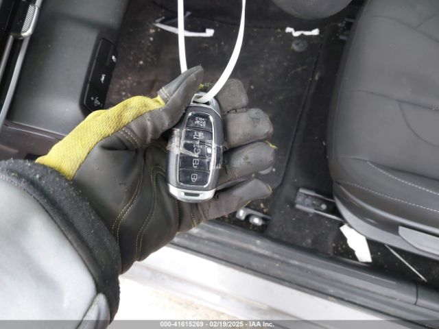 KMHLM4AG7PU395393 Hyundai ELANTRA SEL