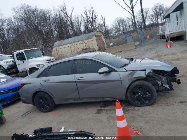 KMHLM4AG7PU395393 Hyundai ELANTRA SEL