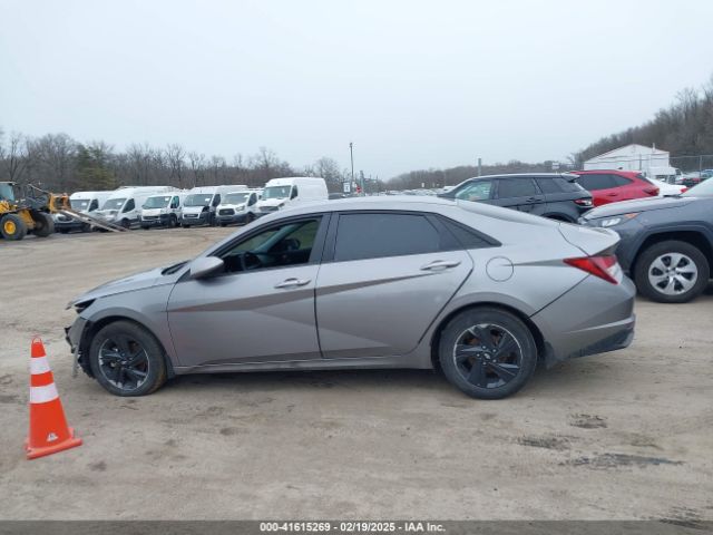 KMHLM4AG7PU395393 Hyundai ELANTRA SEL