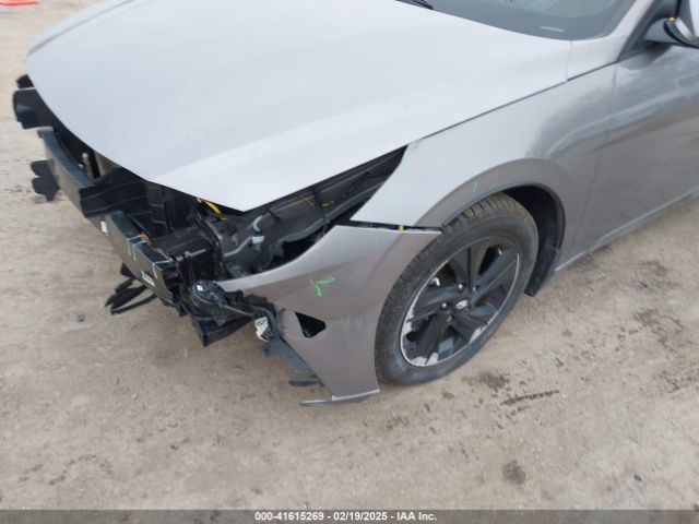 KMHLM4AG7PU395393 Hyundai ELANTRA SEL