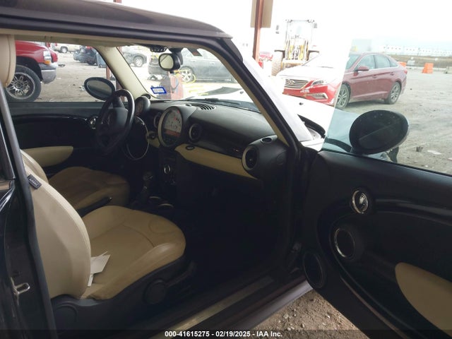 2011 MINI COOPER WMWSU3C55BT092288 Photo 4