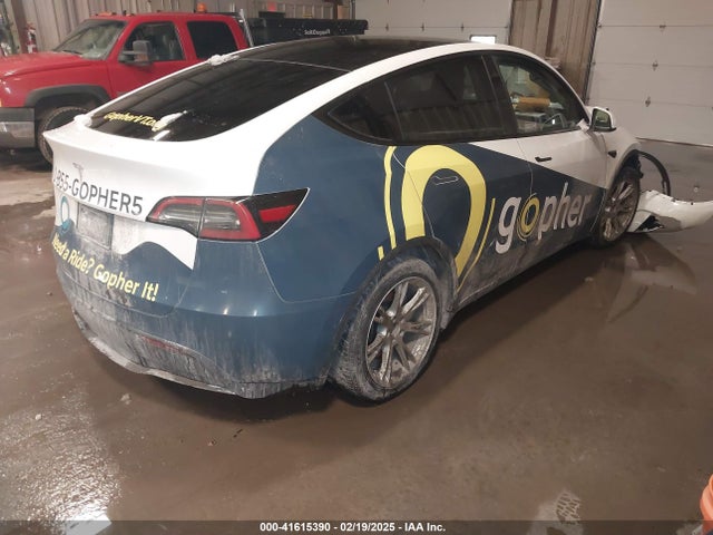 2023 TESLA MODEL Y 7SAYGAEE0PF769234 Photo 3