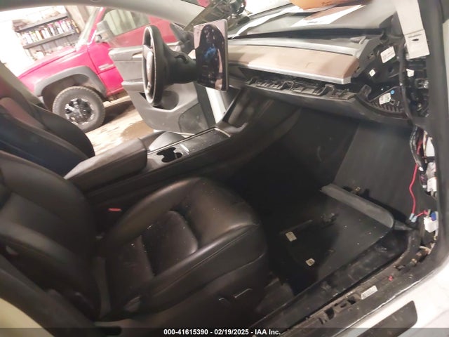 2023 TESLA MODEL Y 7SAYGAEE0PF769234 Photo 4