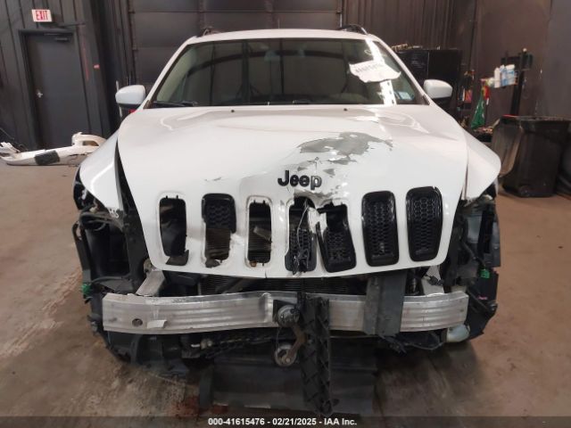 1C4PJMCX0JD505901 Jeep Cherokee Latitude 4x4