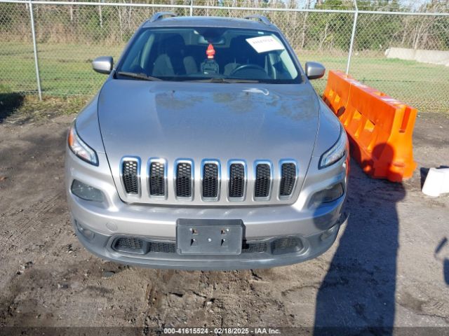 1C4PJMCBXHW527679 Jeep Cherokee Latitude 4x4