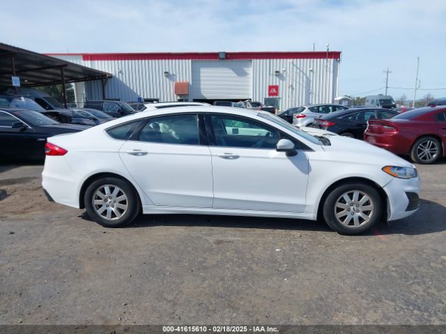 3FA6P0HD6KR201777 Ford FUSION SE