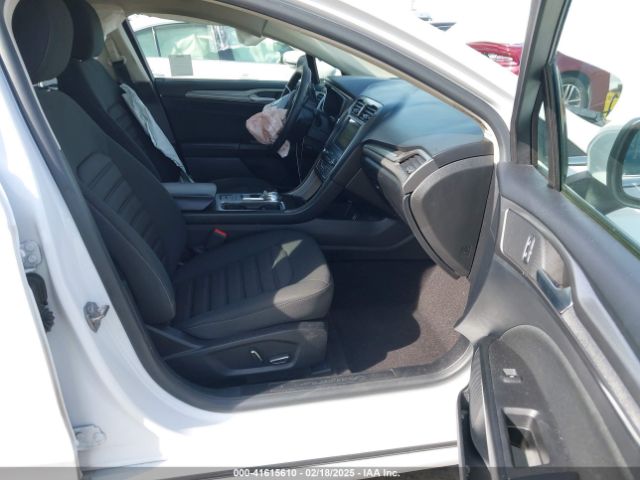 3FA6P0HD6KR201777 Ford FUSION SE