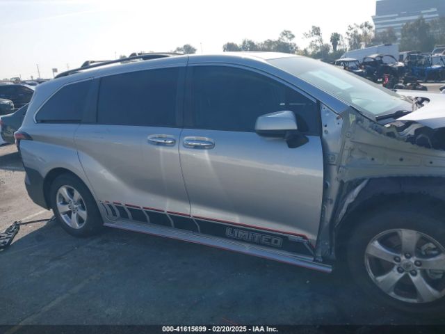 5TDJRKEC0MS005503 Toyota SIENNA XLE