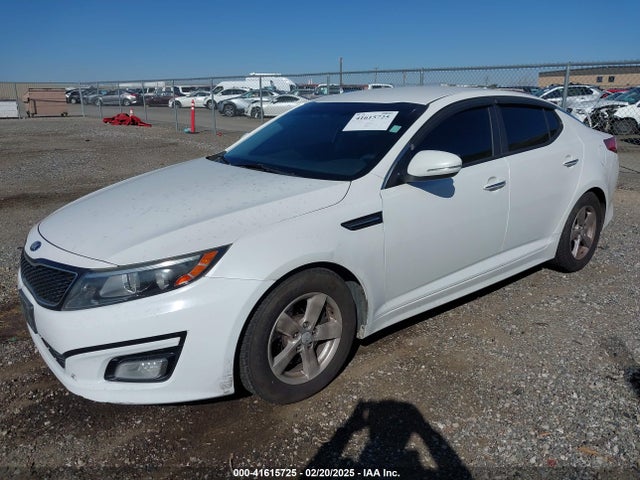 KIA Optima Lx 2015 KNAGM4A77F5650930 Image 2