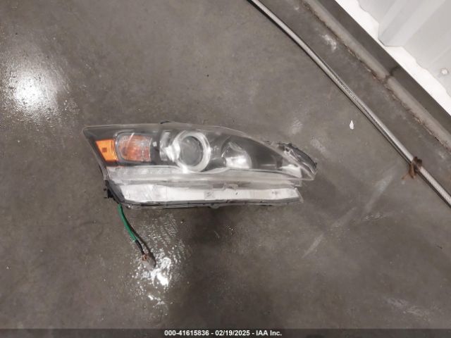 JTHKD5BH3F2226672 Lexus CT 200H