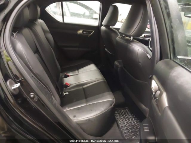 JTHKD5BH3F2226672 Lexus CT 200H