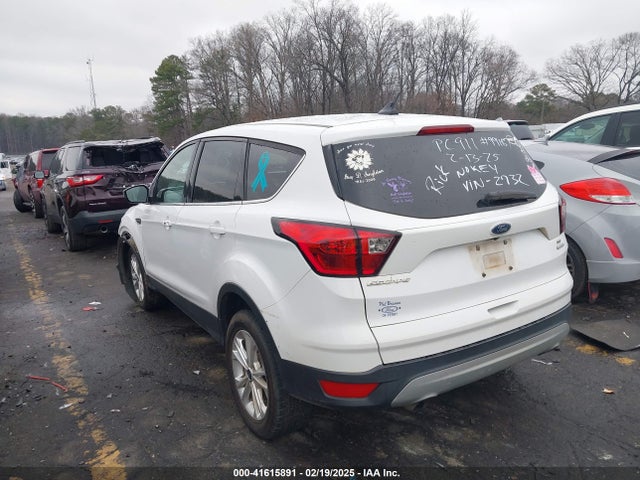 1FMCU0GD4KUA22732 Ford ESCAPE SE