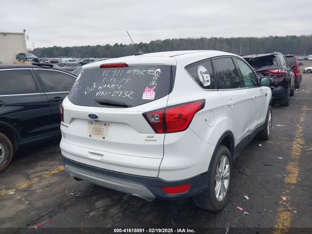 1FMCU0GD4KUA22732 Ford ESCAPE SE