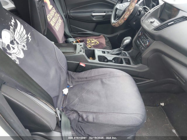 1FMCU0GD4KUA22732 Ford ESCAPE SE