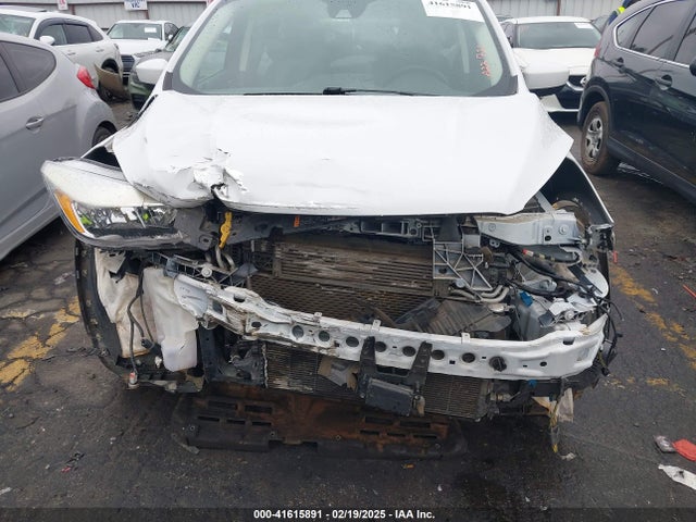 1FMCU0GD4KUA22732 Ford ESCAPE SE