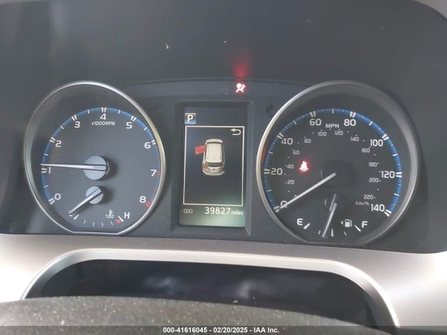JTMZFREV4JJ195417 Toyota RAV4 LE
