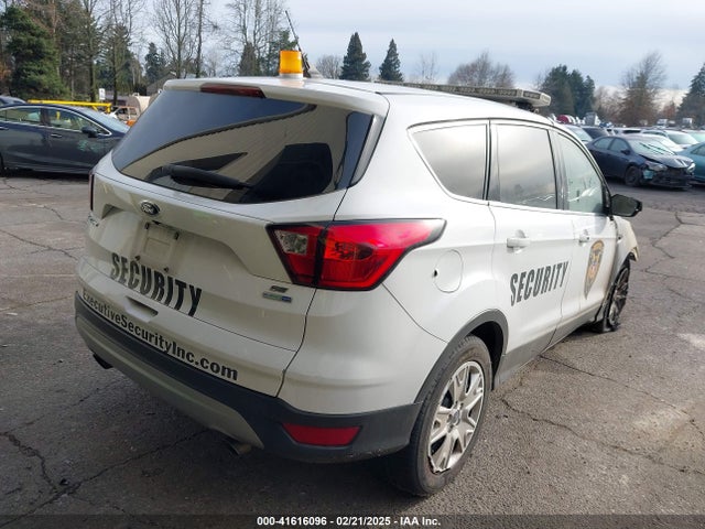 1FMCU9GD1KUA53392 Ford ESCAPE SE