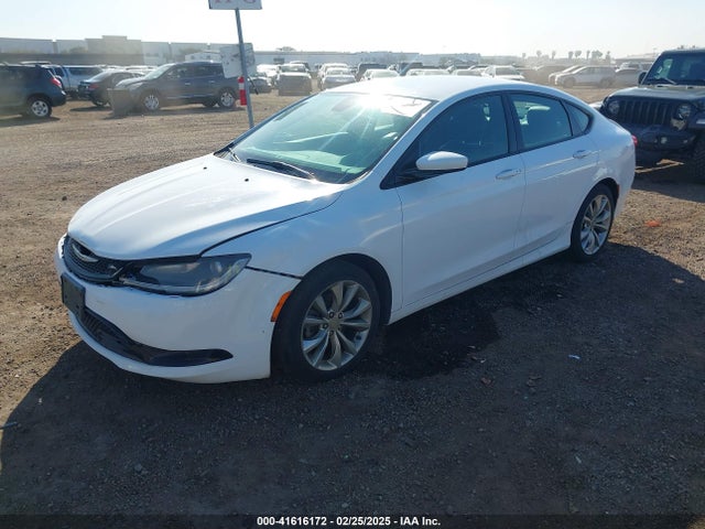 Chrysler 200 S 2015 1C3CCCBB2FN665650 Image 2