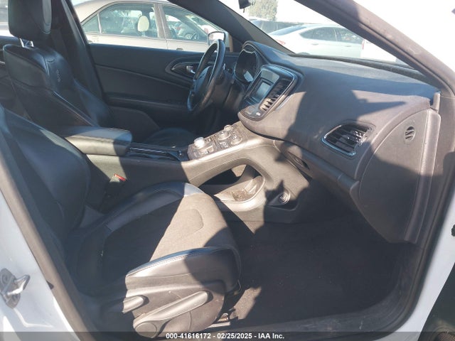 Chrysler 200 S 2015 1C3CCCBB2FN665650 Image 5
