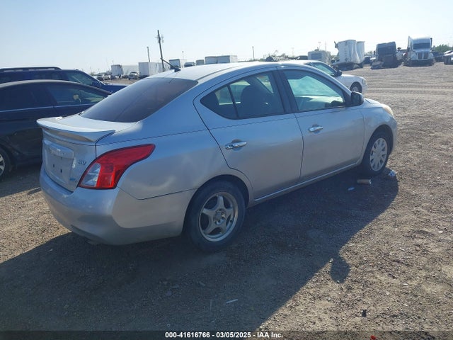 3N1CN7AP7EL870392 Nissan Versa 1.6 Sv