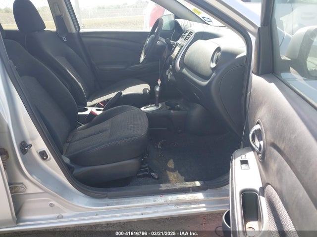 3N1CN7AP7EL870392 Nissan Versa 1.6 Sv