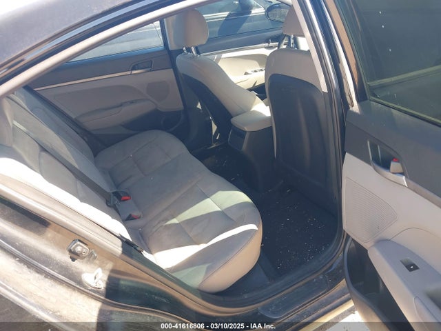 Hyundai ELANTRA SE 2017 5NPD74LF4HH192252 Image 8