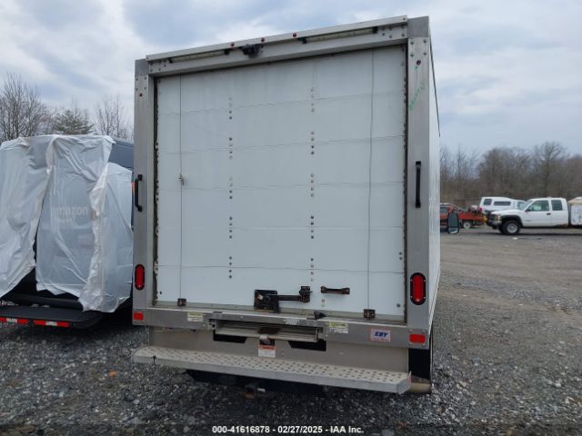1FDBF8ZM9JKA80668 Ford Transit-350 Cab
