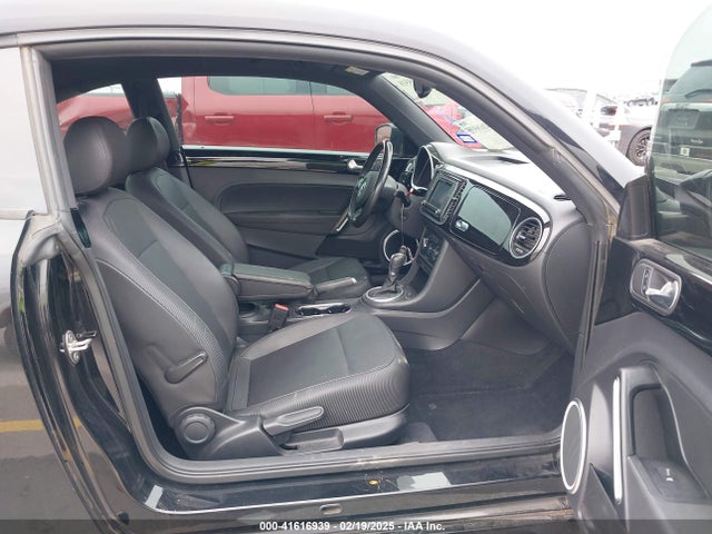 3VWJ17AT5GM636971 Volkswagen Beetle 1.8t Sel