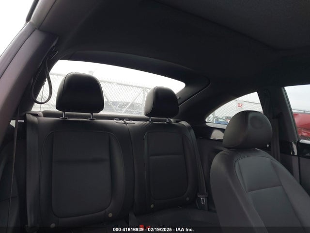 3VWJ17AT5GM636971 Volkswagen Beetle 1.8t Sel