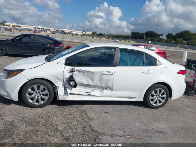 Toyota COROLLA LE 2022 5YFEPMAE7NP284551 Image 14