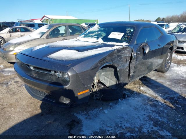 2C3CDZAG8JH259354 Dodge Challenger Sxt Plus