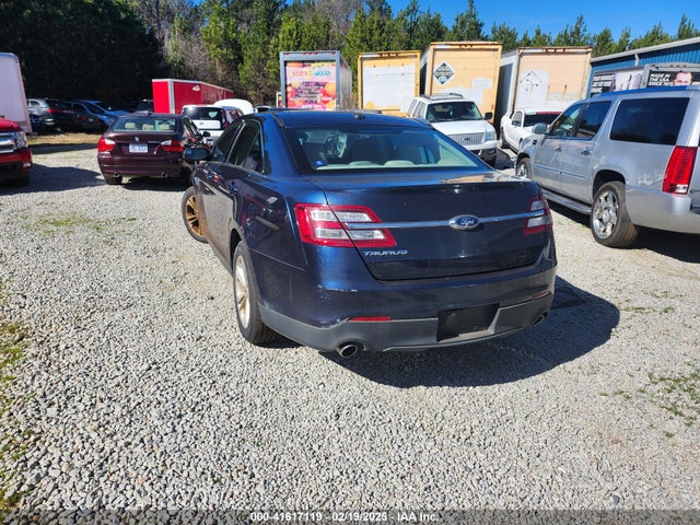Ford TAURUS SE 2017 1FAHP2D83HG113329 Image 3