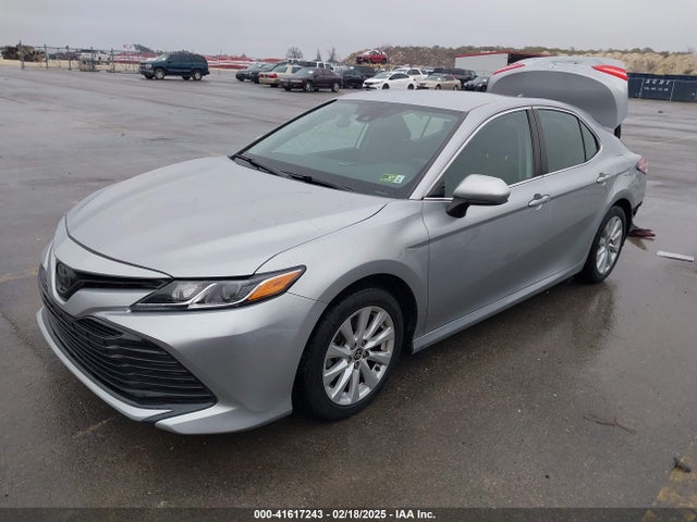 Toyota CAMRY LE 2020 4T1C11AK2LU958355 Image 2