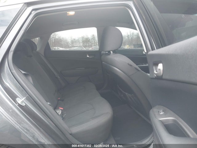KNAGT4L39G5107609 KIA Optima Lx