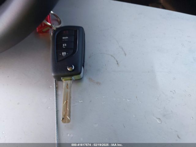 4T1G11AK6RU256033 Toyota CAMRY SE