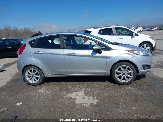 Ford FIESTA SE 2019 3FADP4EJXKM149396 Image 13