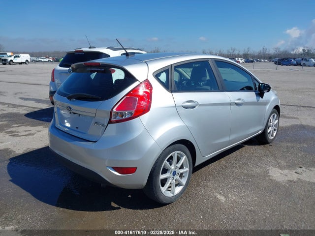 Ford FIESTA SE 2019 3FADP4EJXKM149396 Image 4