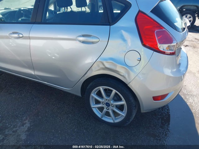 Ford FIESTA SE 2019 3FADP4EJXKM149396 Image 6