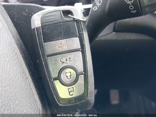 3FA6P0H79JR107451 Ford FUSION SE