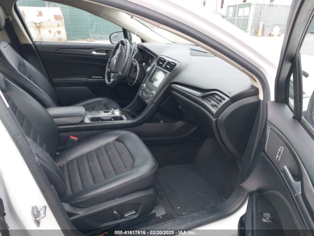 3FA6P0H79JR107451 Ford FUSION SE