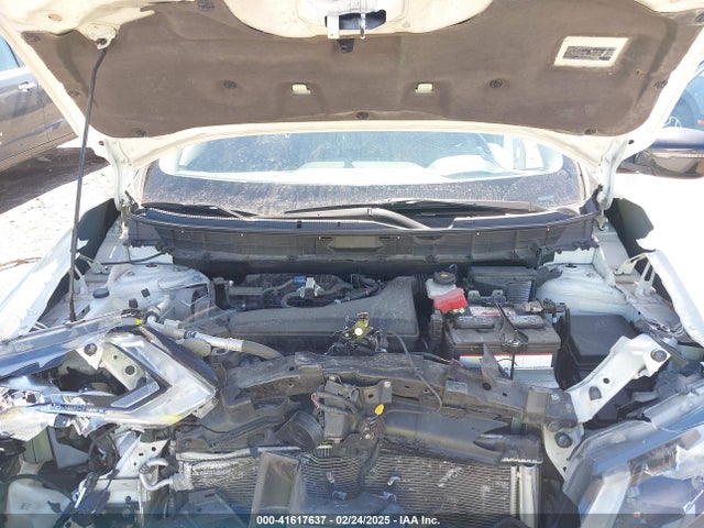 5N1AT2MTXJC758600 Nissan ROGUE SV