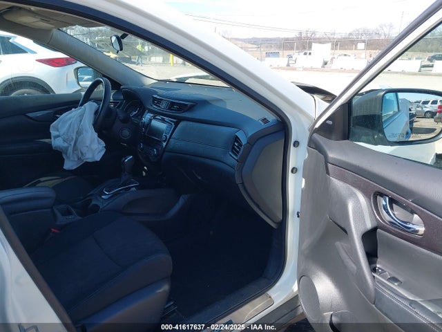 5N1AT2MTXJC758600 Nissan ROGUE SV
