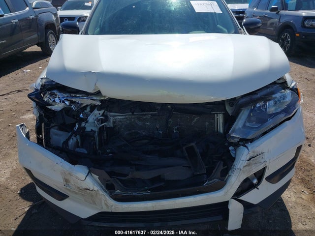 5N1AT2MTXJC758600 Nissan ROGUE SV