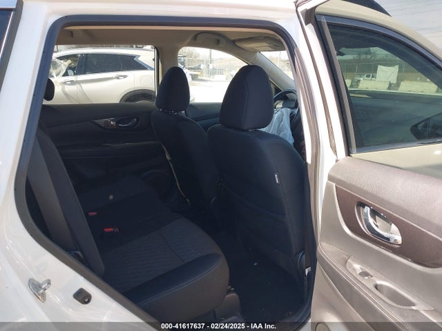 5N1AT2MTXJC758600 Nissan ROGUE SV