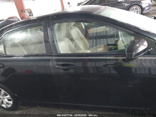 Toyota COROLLA LE 2015 2T1BURHE8FC257813 Image 13