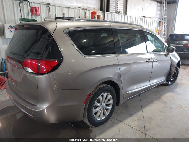 2C4RC1BG3JR148925 Chrysler Pacifica
