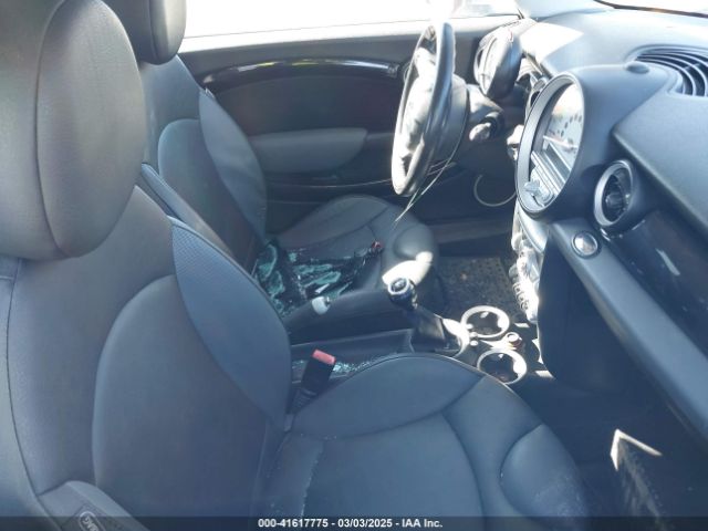 2009 MINI COOPER S WMWMF73589TT95974 Photo 4