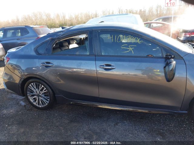 3KPF54AD8PE529301 KIA Forte Gt-line