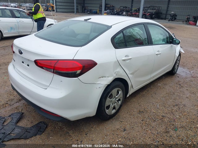 3KPFL4A72HE118607 KIA FORTE LX